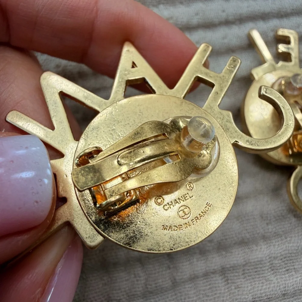 ☀️ Vintage Chanel Rhinestone Logo Statement Clip-On Earrings✨